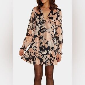 ⭐️MINKPINK Bonnie Floral Long Sleeve Mini Dress